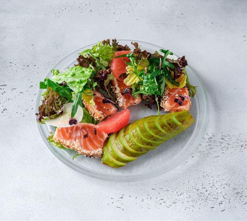 Тануки суп с лососем. Меню японской кухни. Мияке обнинск. Мияке ул чистовича 24 меню. Суши сердечком.