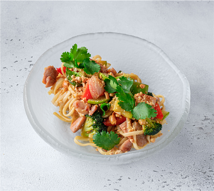 Лапша с курицей и овощами